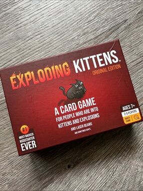 EXPLODING KITTENS Original Edition card game - 2-5 Players - Ages 7+ Road Trip